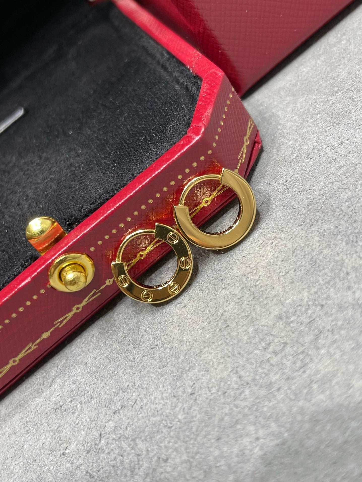 [Everoly JW]LOVE MINI EARRINGS