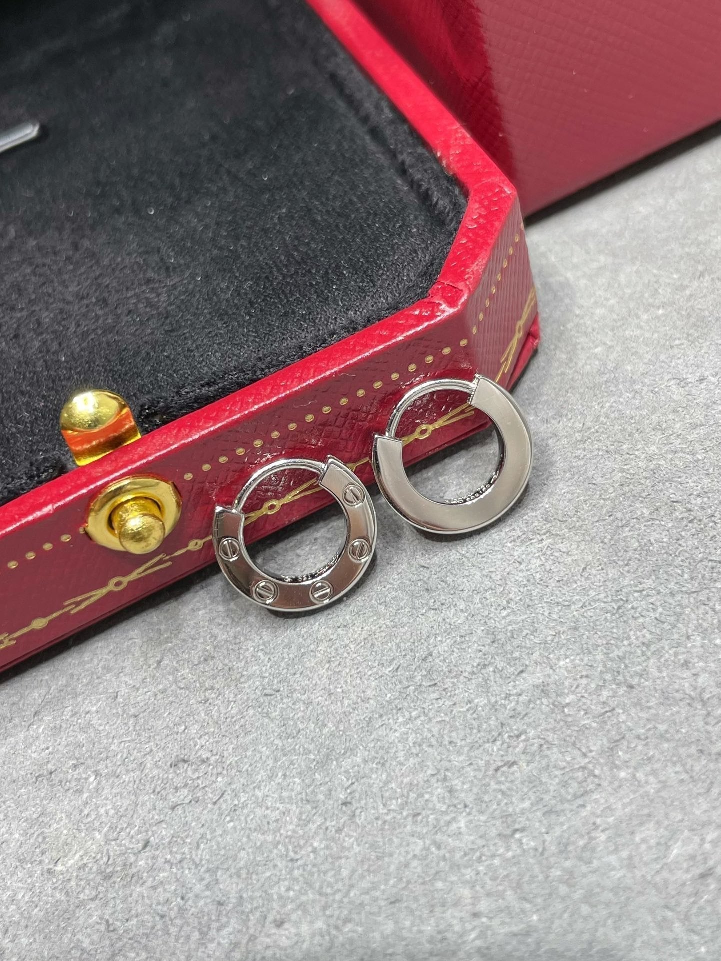 [Everoly JW]LOVE MINI EARRINGS