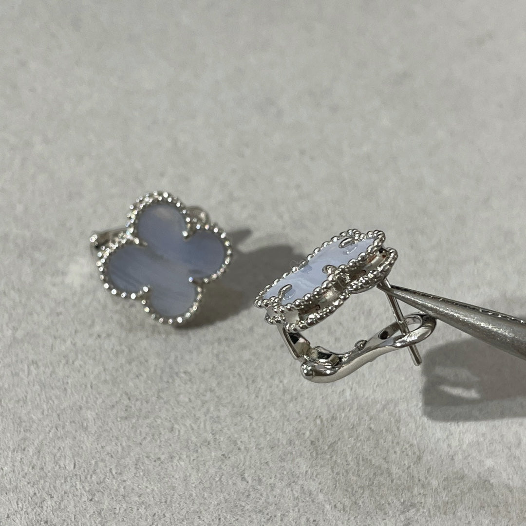 [Everoly JW]CLOVER CHALCEDONY SILVER STUD EARRINGS