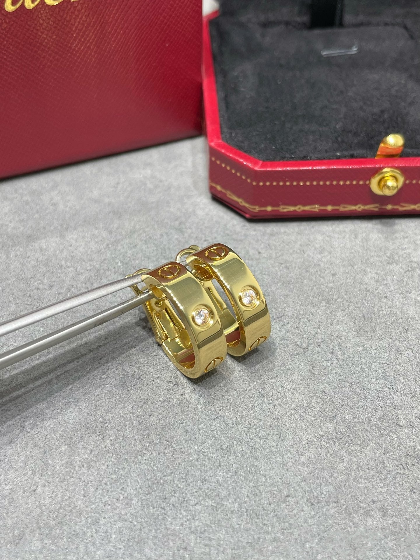 [Everoly JW]LOVE 5.5MM 1 DIAMOND EARRINGS