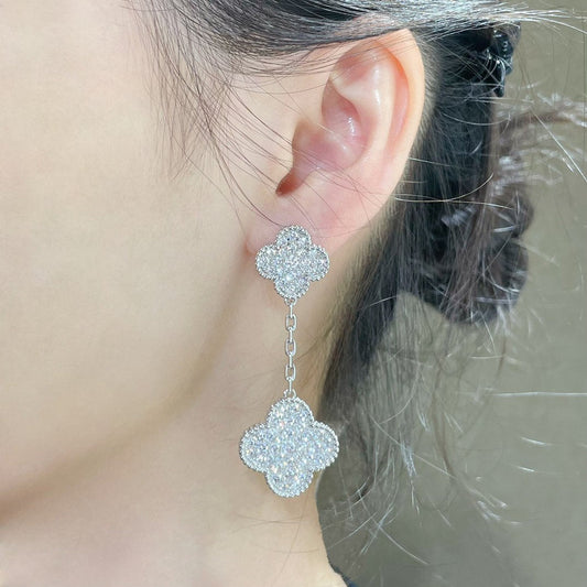 [Everoly JW]CLOVER 2 MOTIFS DIAMOND PAVED SILVER EARRINGS