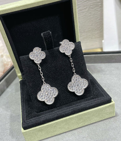[Everoly JW]CLOVER 2 MOTIFS DIAMOND PAVED SILVER EARRINGS