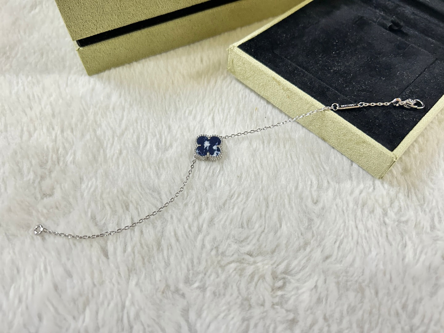 [Everoly JW]CLOVER 1 MOTIF PIETERSITE BRACELET