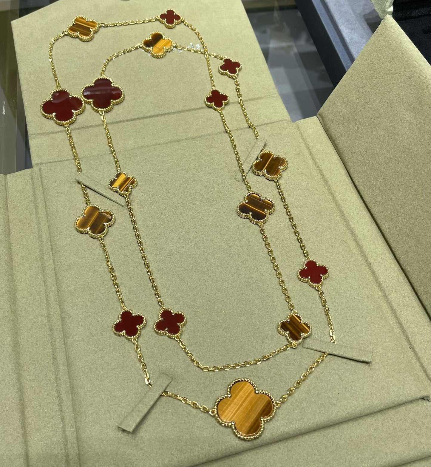 [Everoly JW]CLOVER 16 MOTIF CARNELIAN TIGER EYE ROSE GOLD NECKLACE