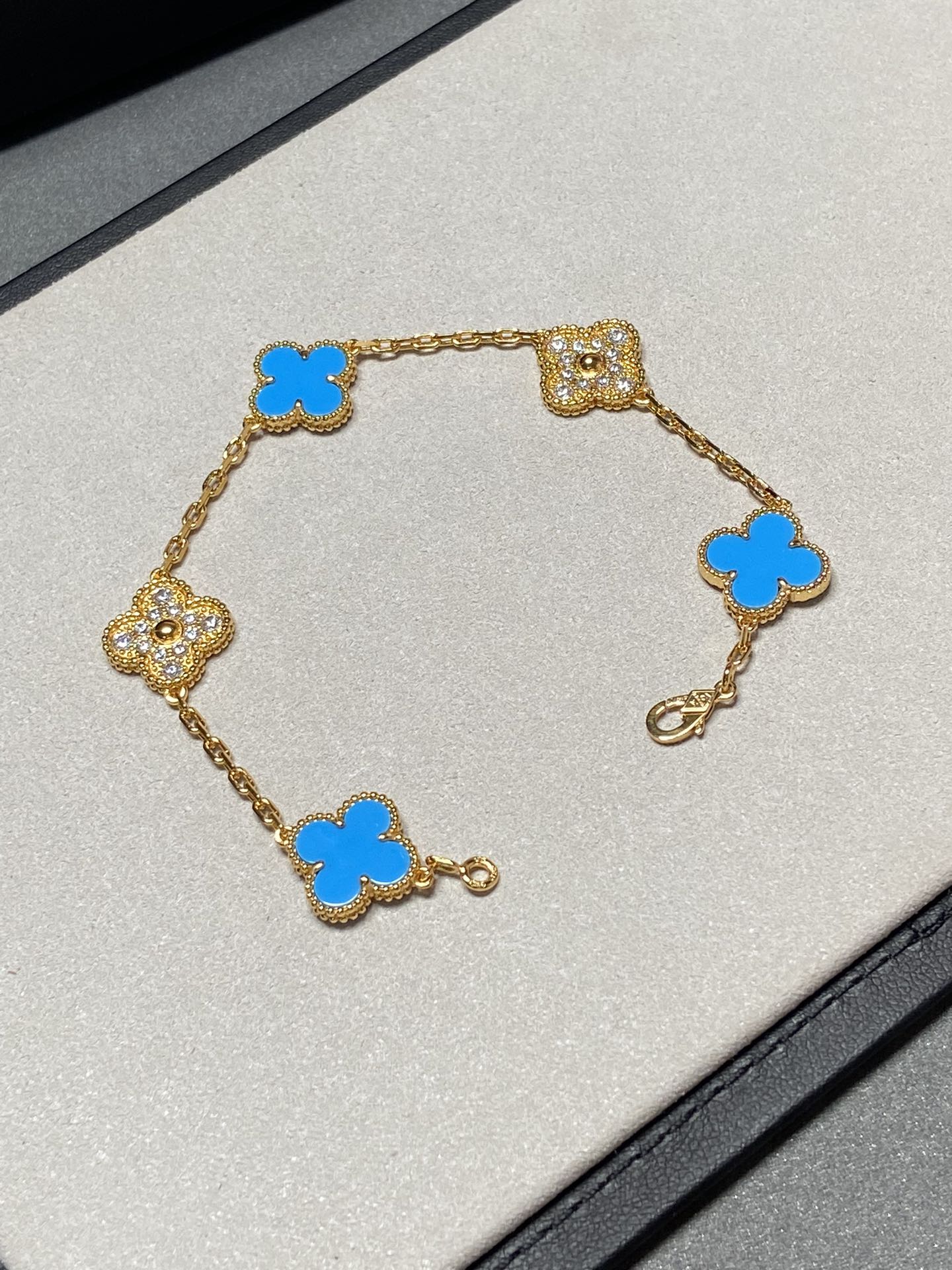 [Everoly JW]CLOVER 5 MOTIF BLUE CHALCEDONY DIAMOND GOLD BRACELET