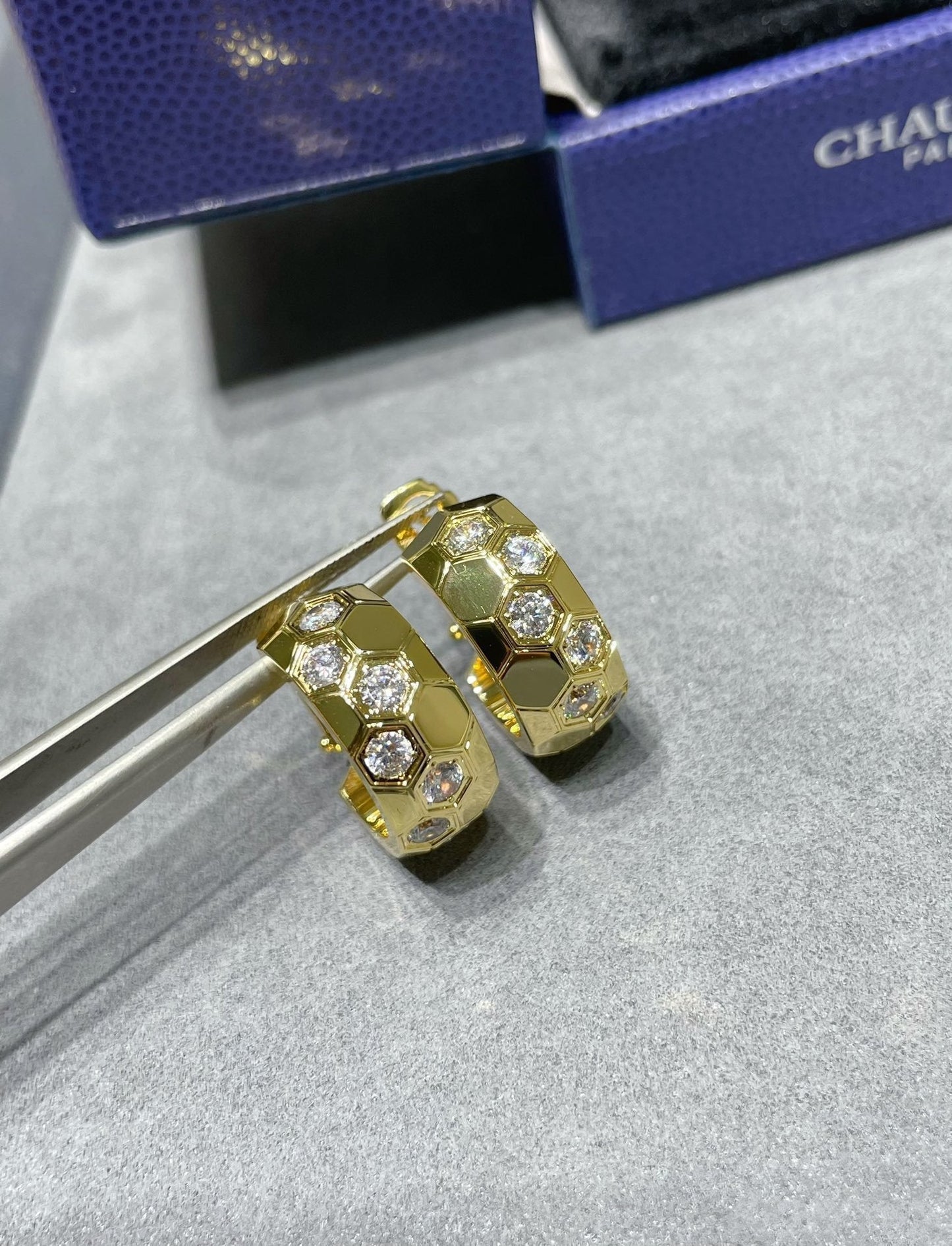 [Everoly JW]BEE LOVE DIAMOND HOOP EARRINGS