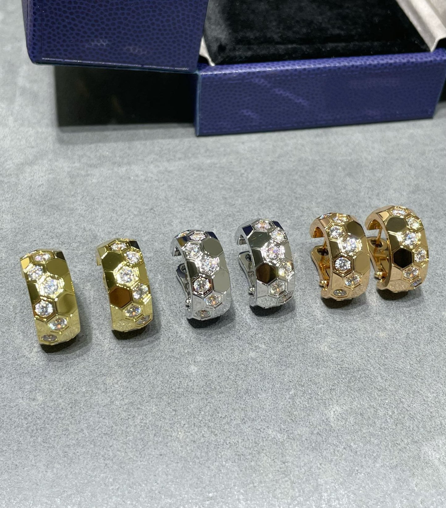 [Everoly JW]BEE LOVE DIAMOND HOOP EARRINGS