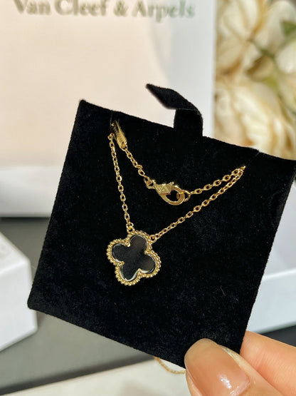 [Everoly JW]CLOVER ROCK CRYSTAL ROSE GOLD NECKLACE