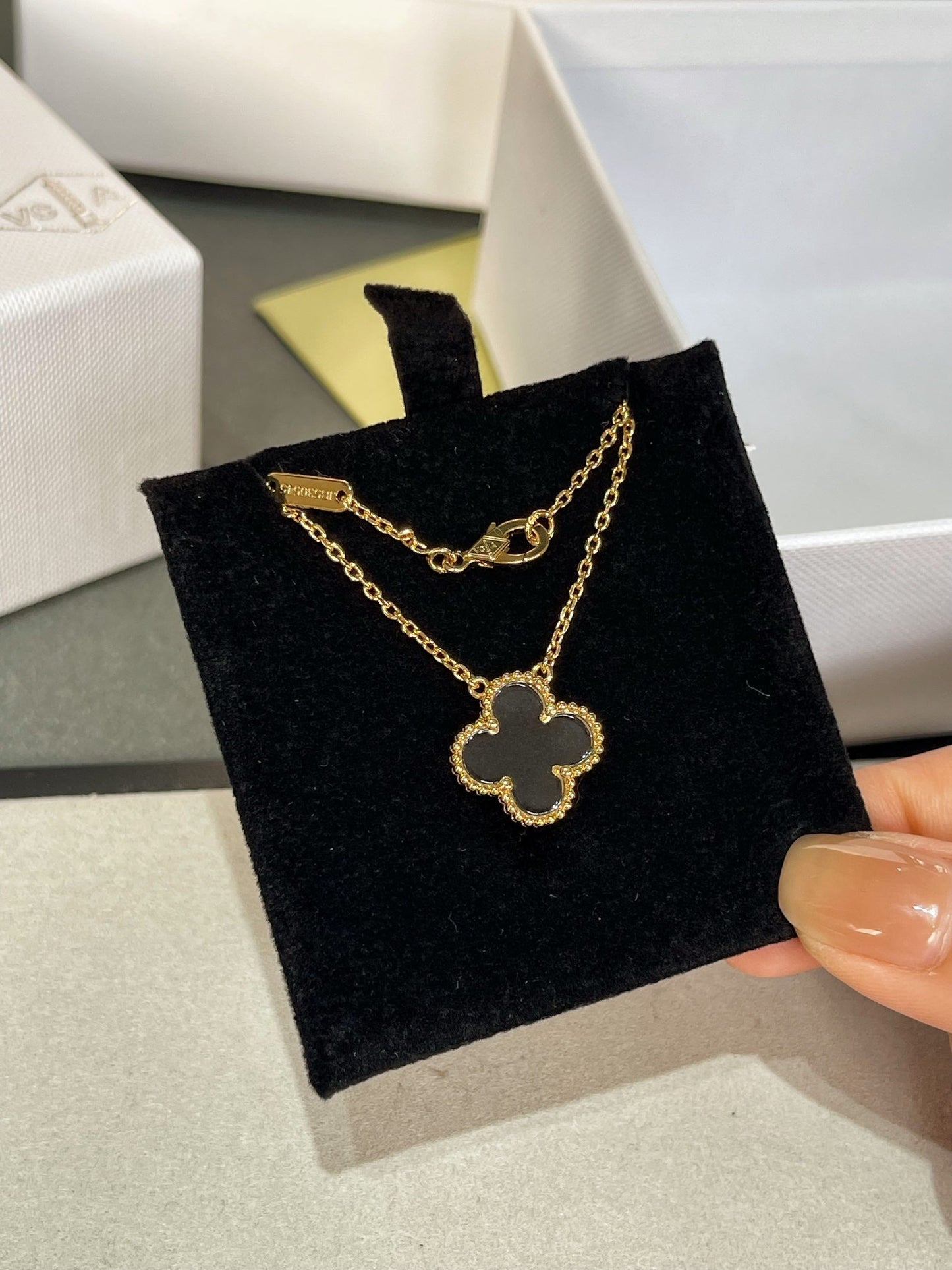[Everoly JW]CLOVER ROCK CRYSTAL ROSE GOLD NECKLACE