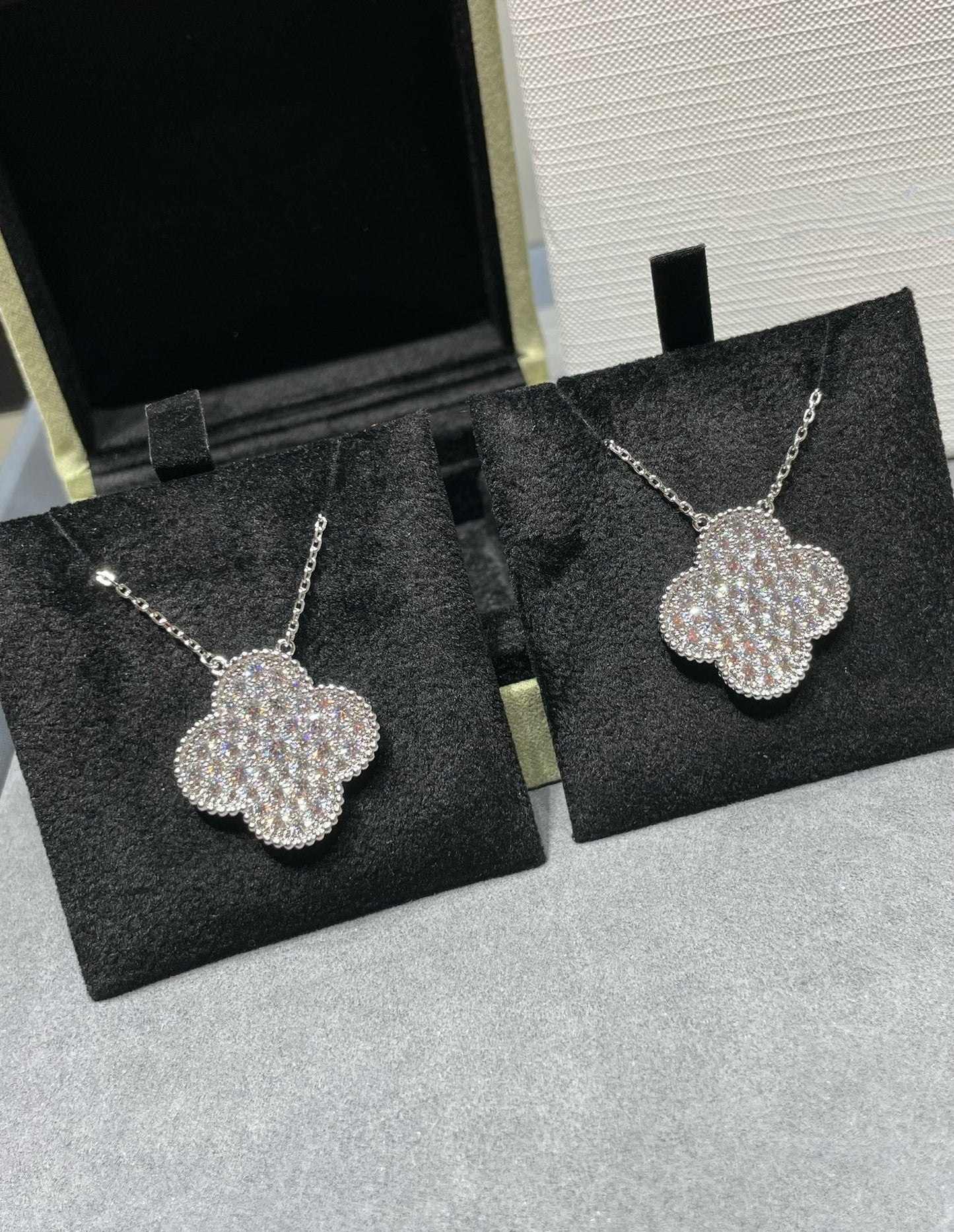 [Everoly JW]CLOVER 25MM LARGE PENDANT DIAMOND PAVED SILVER NECKLACE