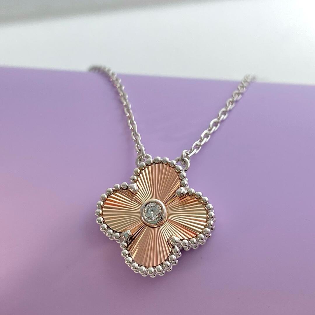 [Everoly JW]CLOVER 15MM DIAMOND LASER NECKLACE- CHRISTMAS 2024 SPECIAL EDITION