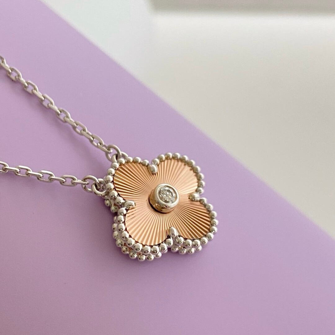 [Everoly JW]CLOVER 15MM DIAMOND LASER NECKLACE- CHRISTMAS 2024 SPECIAL EDITION