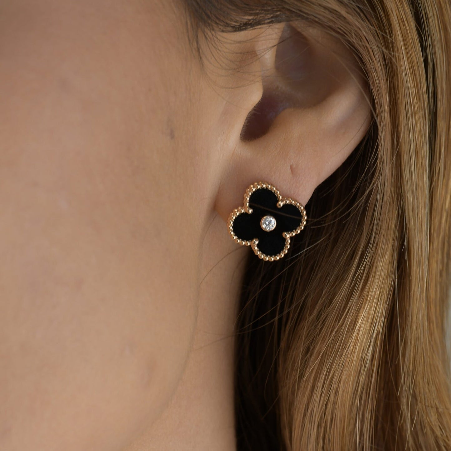 [Everoly JW]CLOVER MEDIUM 1 MOTIFS ONYX DIAMOND EARRINGS