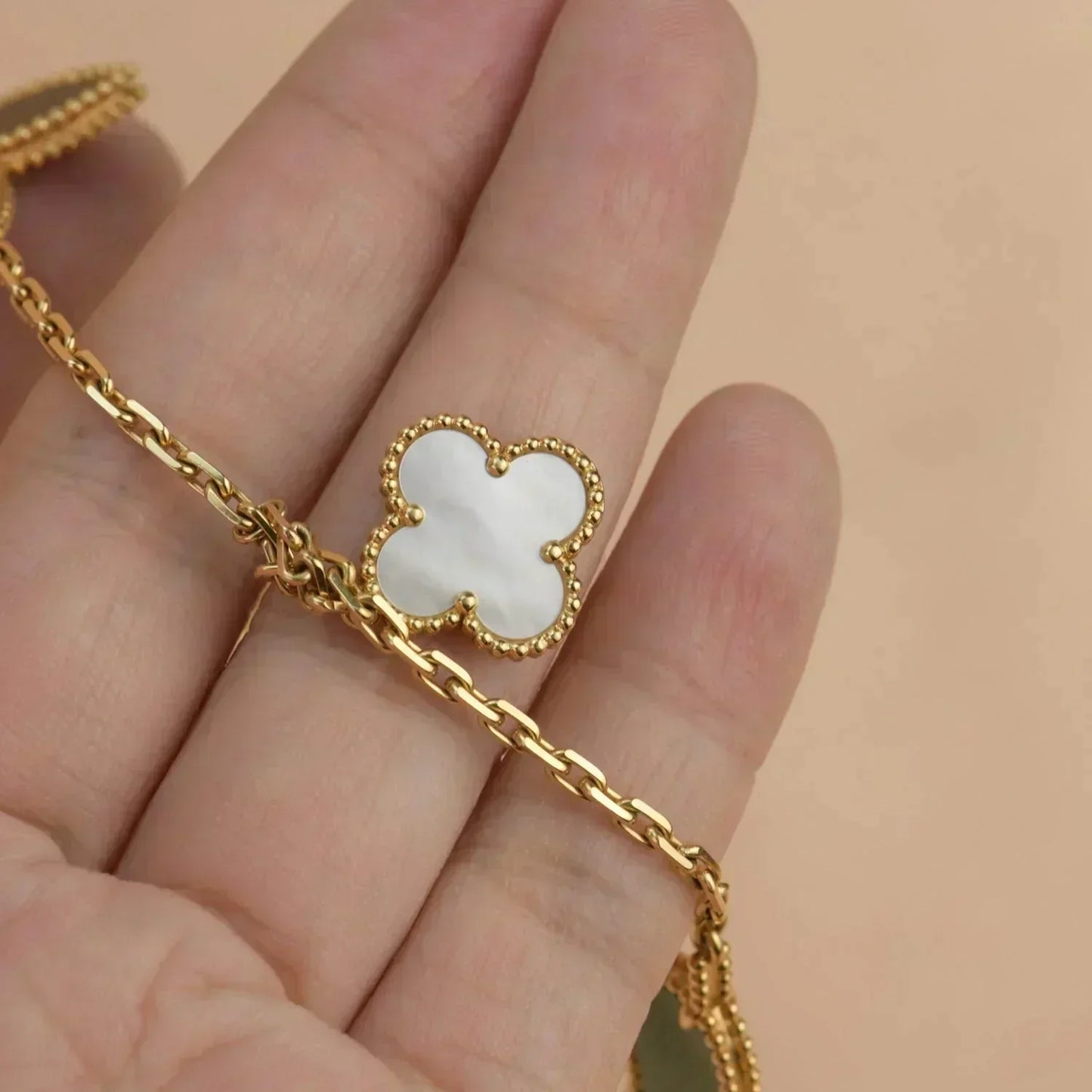 [Everoly JW]LUCKY SPRING 5 MOTIF GOLD BRACELET