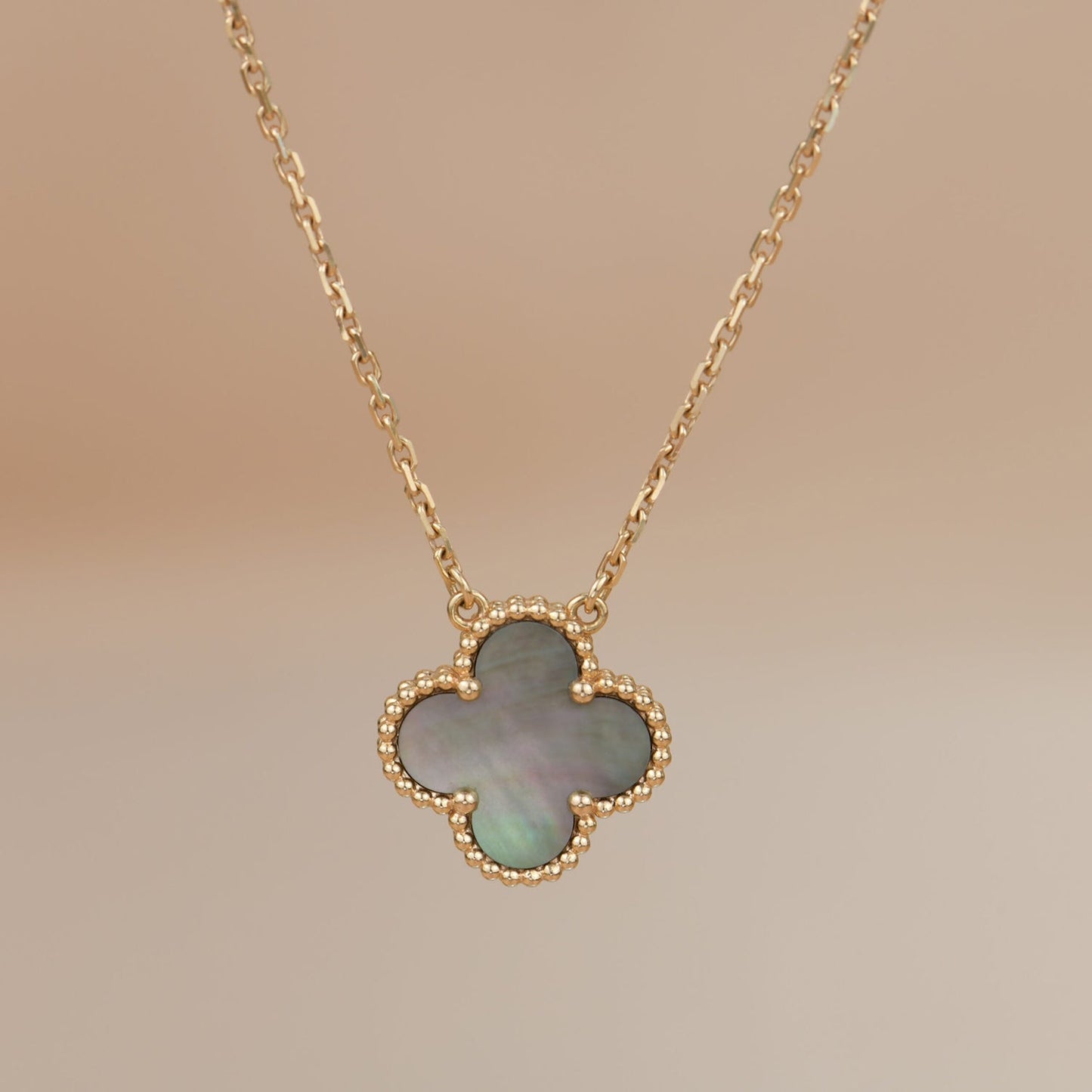 [Everoly JW]CLOVER 15MM  GRAY MOTHER OF PEARL NECKLACE