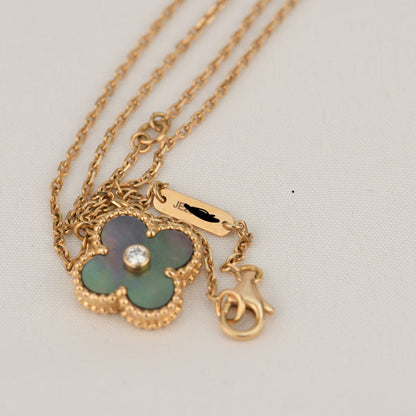 [Everoly JW]CLOVER 15MM DIAMOND AND MOTHER-OF-GREY NECKLACE