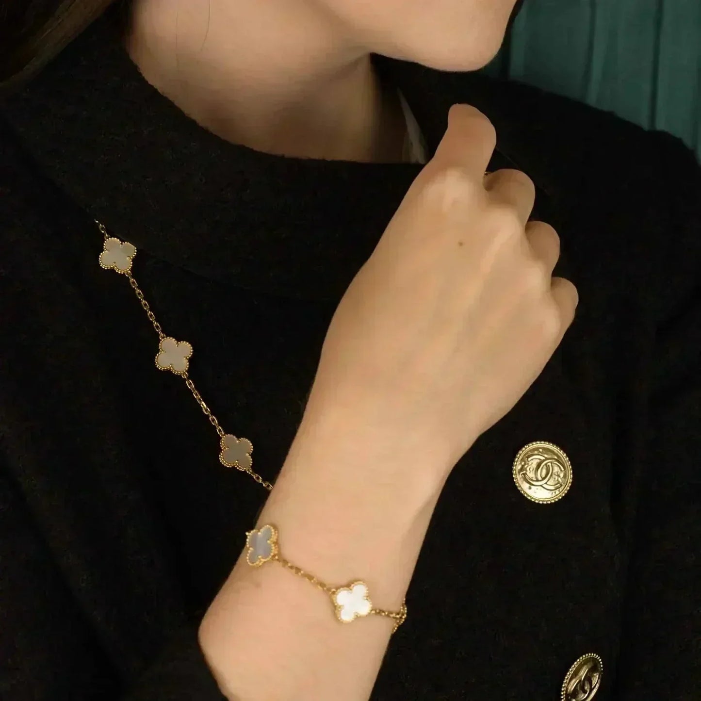 [Everoly JW]CLOVER  5 MOTIF WHITE MOP BRACELET