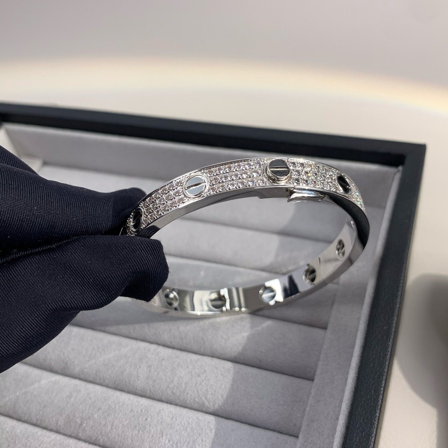 [Everoly JW]LOVE BRACELET 6.1MM DIAMOND-PAVED CERAMIC
