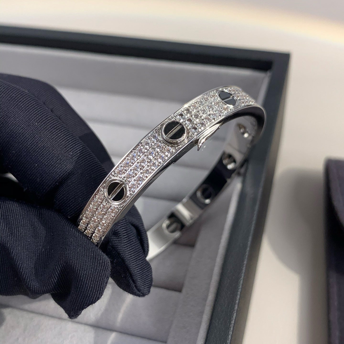 [Everoly JW]LOVE BRACELET 6.1MM DIAMOND-PAVED CERAMIC