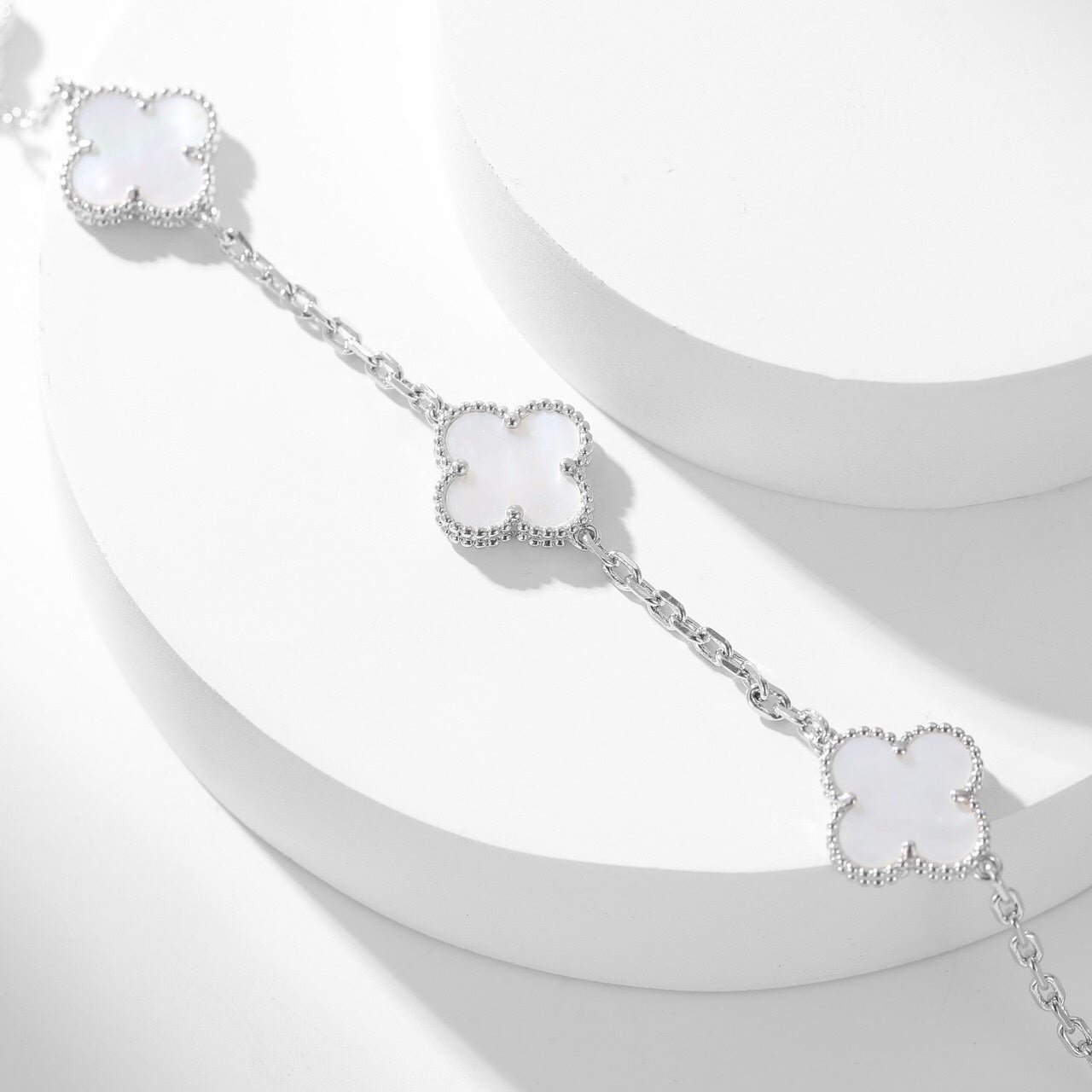 [Everoly JW]CLOVER 10 MOTIFS WHITE MOTHER OF PEARL NECKLACE