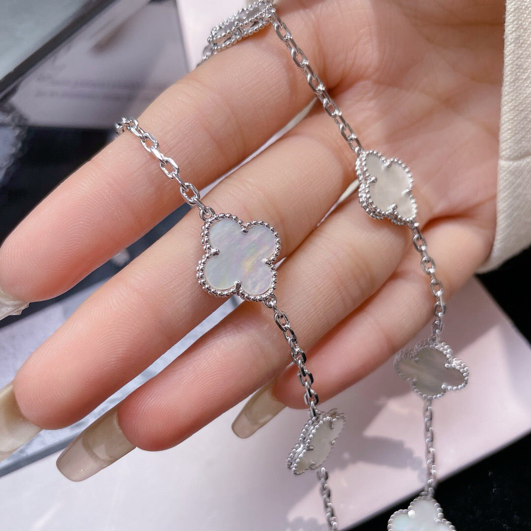 [Everoly JW]CLOVER 10 MOTIFS WHITE MOTHER OF PEARL NECKLACE