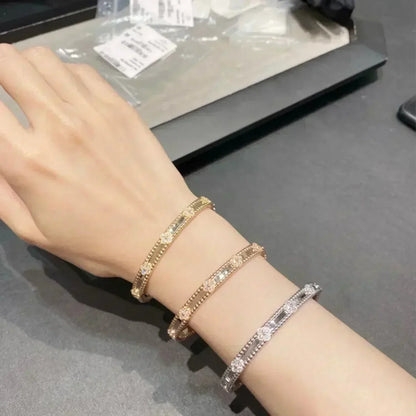 [Everoly JW]CLOVER BRACELET 4MM DIAMONDS