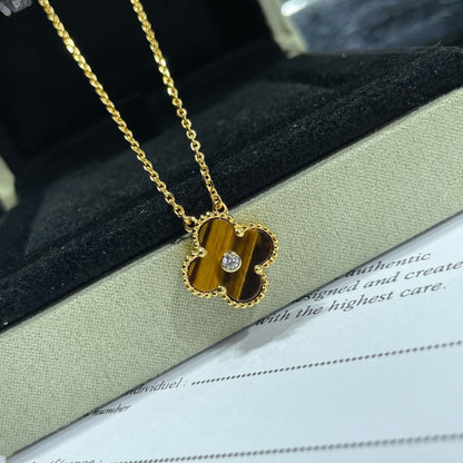 [Everoly JW]CLOVER 15MM DIAMOND AND YELLOW TIGER'S EYE AGATE necklace