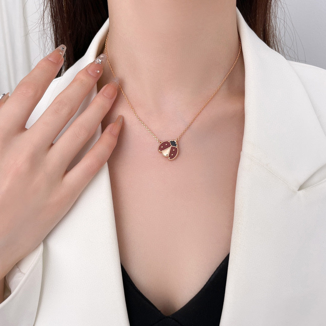 [Everoly JW]LUCKY  CARNELIANS LADYBUG NECKLACE