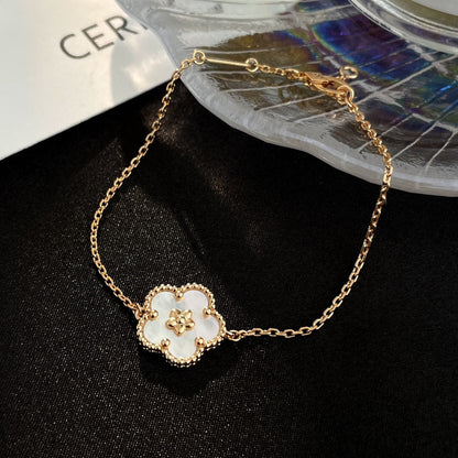 [Everoly JW]LUCKY WHITE MOP PLUM BLOSSOM  BRACELET