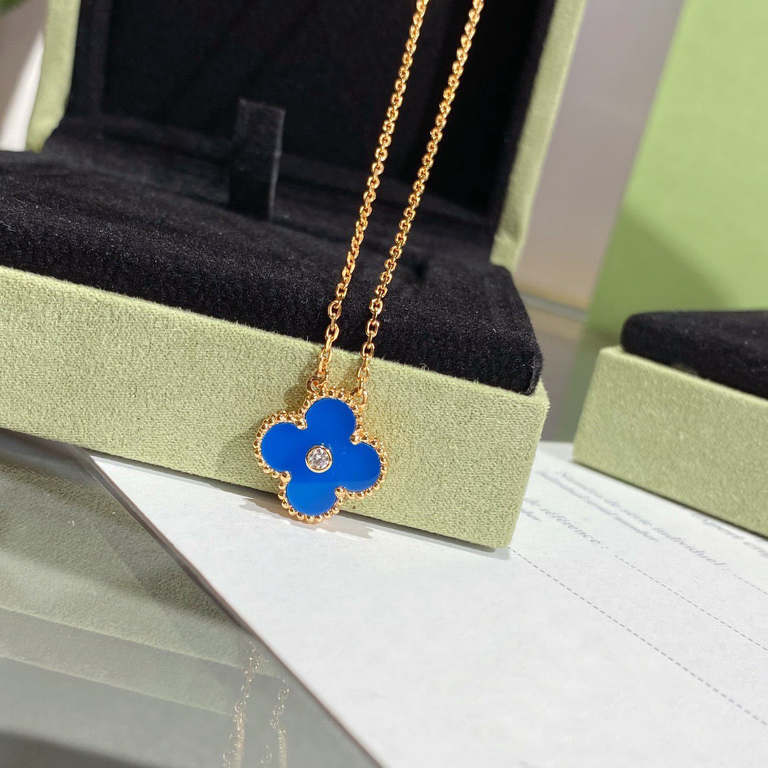 [Everoly JW]CLOVER 15MM DIAMOND AND BLUE AGATE NECKLACE