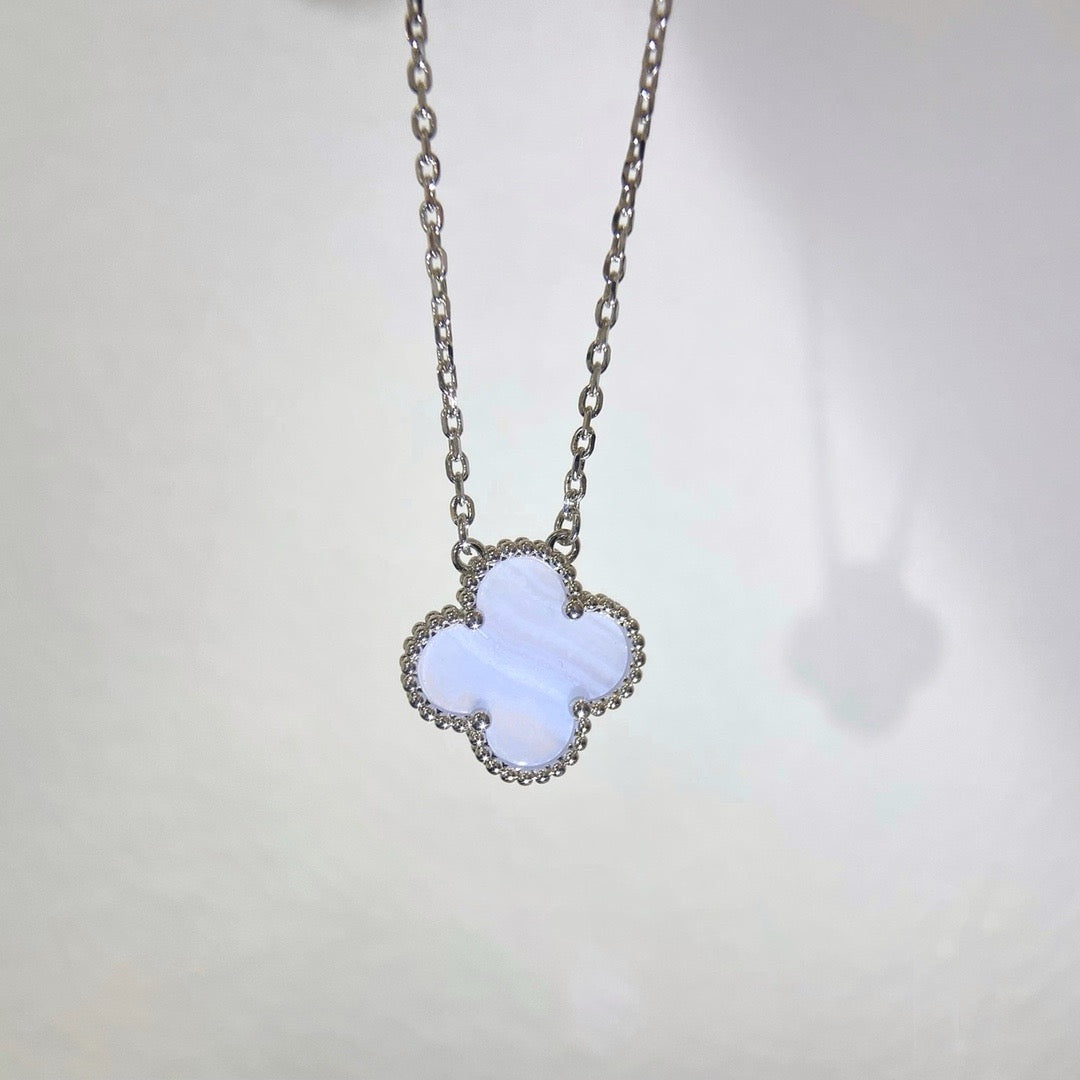 [Everoly JW]CLOVER 15MM BLUE CHALCEDONY NECKLACE SILVER