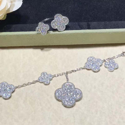 [Everoly JW]CLOVER 6 MOTIFS SILVER DIAMOND BRACELET