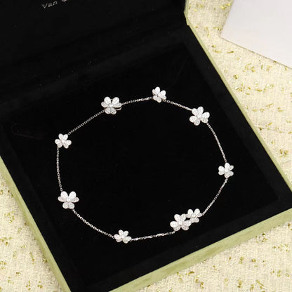 [Everoly JW]FRIVOLE SILVER 9 FLOWERS NECKLACE