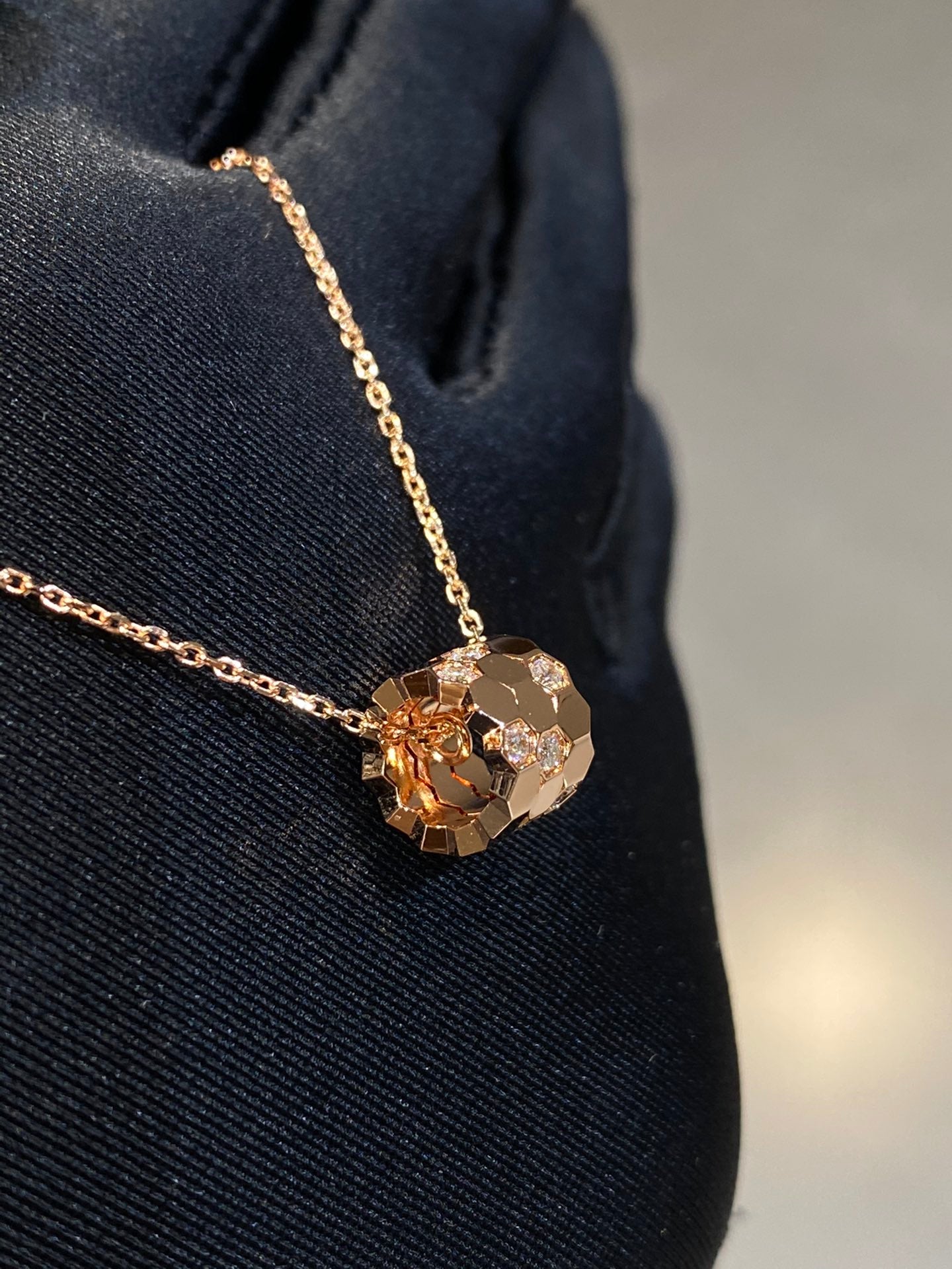 [Everoly JW]BEE LOVE DIAMOND NECKLACE