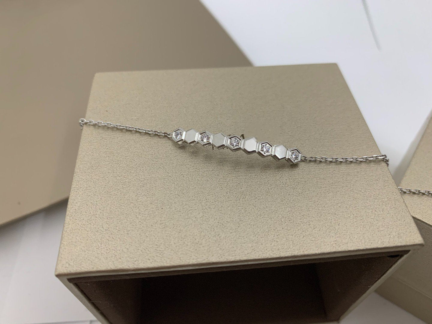 [Everoly JW]BEE LOVE BRACELET DIAMOND