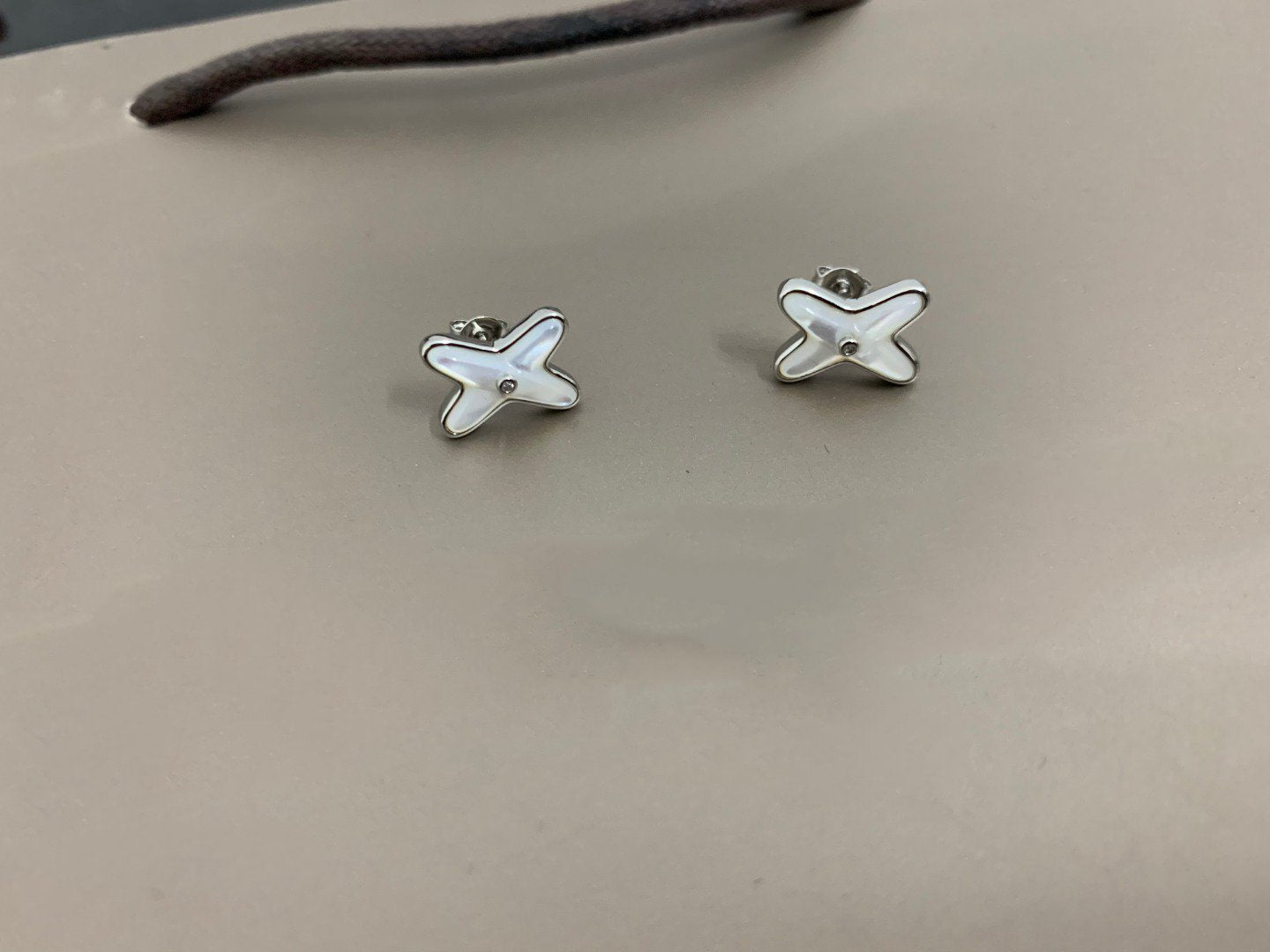 [Everoly JW]JEUX DE WHITE MOP SILVER DIAMOND EARRINGS