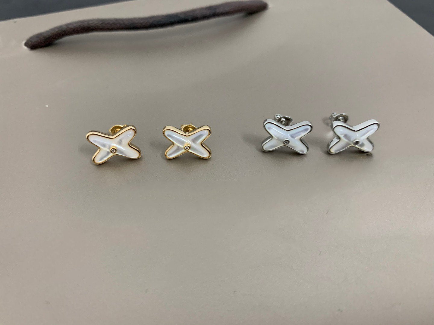 [Everoly JW]JEUX DE WHITE MOP SILVER DIAMOND EARRINGS