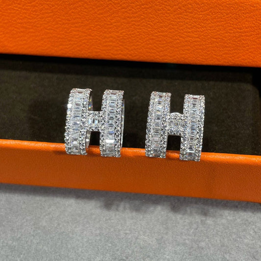 [Everoly JW]H STUD EARRINGS WITH SILVER DIAMONDS