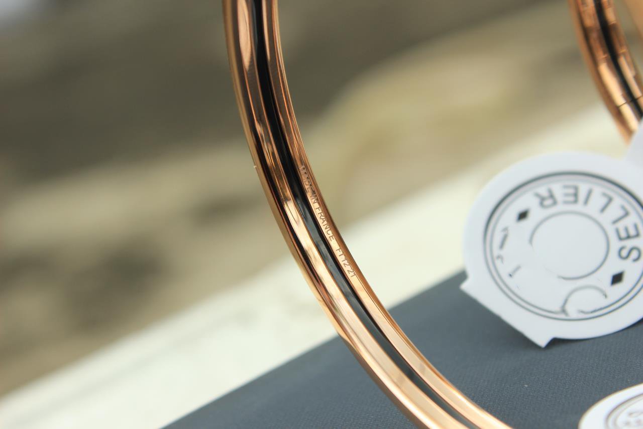 [Everoly JW]HM UNI BANGLE BAG