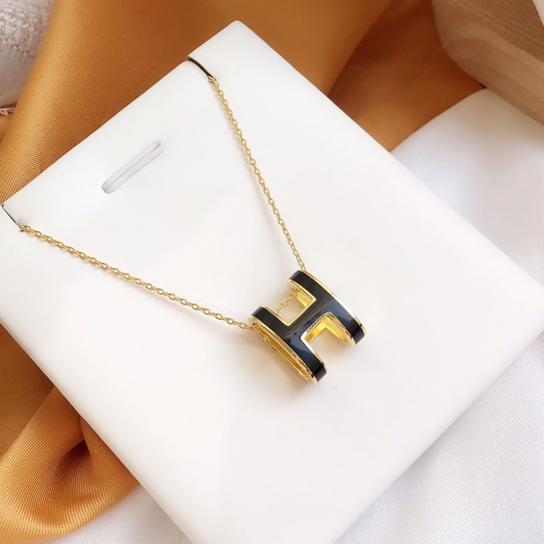 [Everoly JW]HM CLIC BLACK ENAMEL GOLD NECKLACE