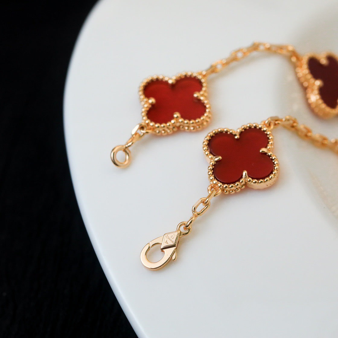 [Everoly JW]CLOVER 5 MOTIFS RED AGATE  BRACELET