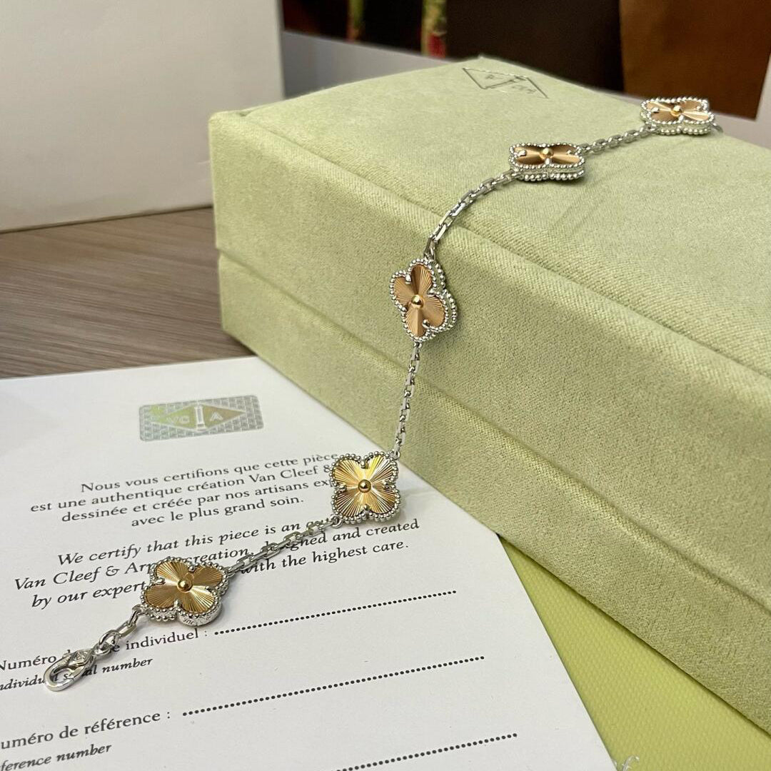 [Everoly JW]CLOVER  5 MOTIFS  CHRISTMAS LIMITED EDITION BRACELET