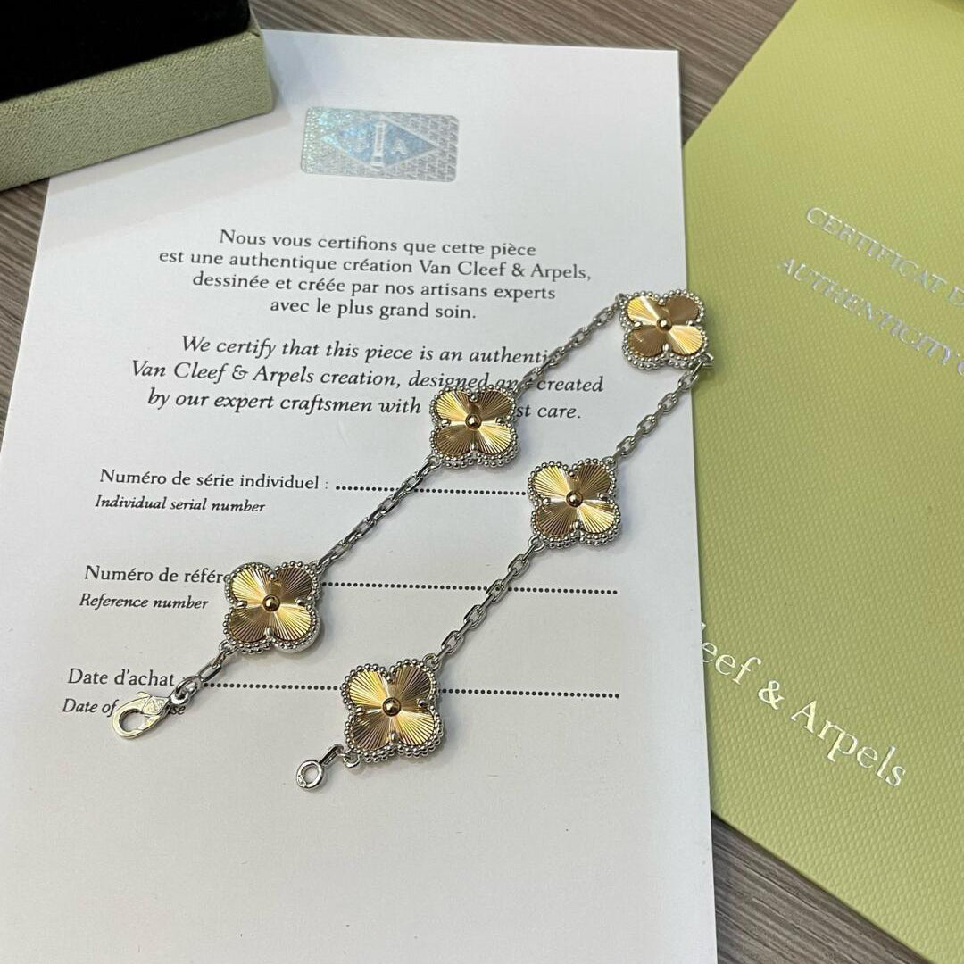 [Everoly JW]CLOVER  5 MOTIFS  CHRISTMAS LIMITED EDITION BRACELET