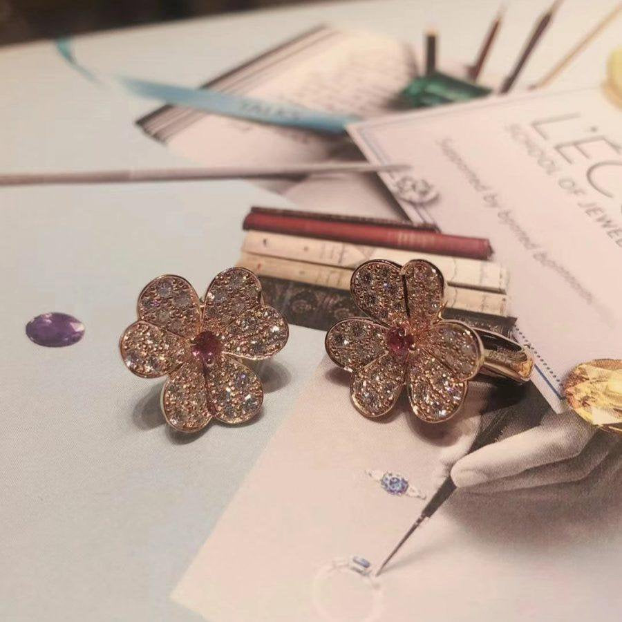 [Everoly JW]FRIVOLE PINK GOLD FLOWER DIAMOND EARRINGS