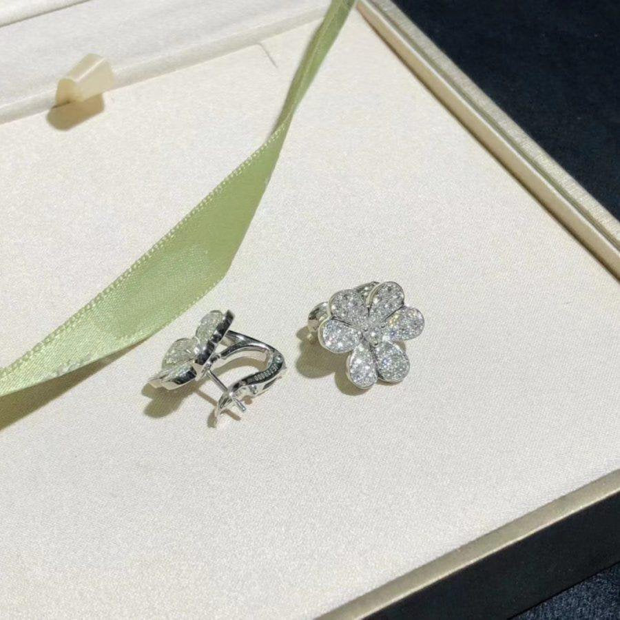 [Everoly JW]FRIVOLE SILVER FLOWER DIAMOND EARRINGS