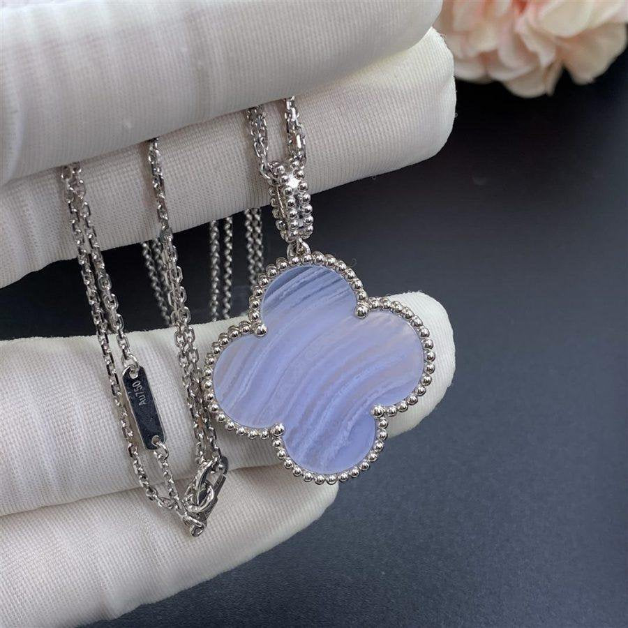 [Everoly JW]CLOVER SILVER CHALCEDONY BIG CLOVER NECKLACE