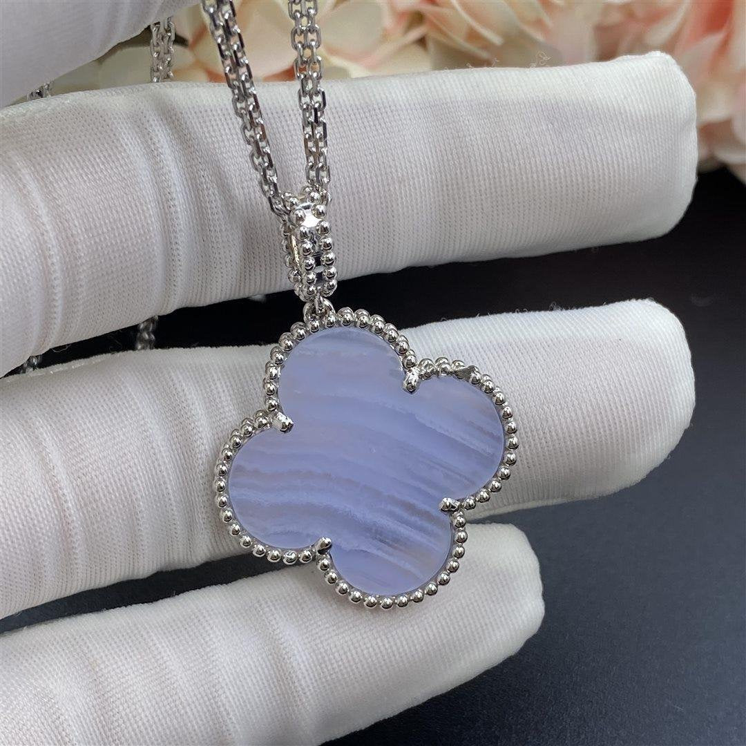 [Everoly JW]CLOVER SILVER CHALCEDONY BIG CLOVER NECKLACE