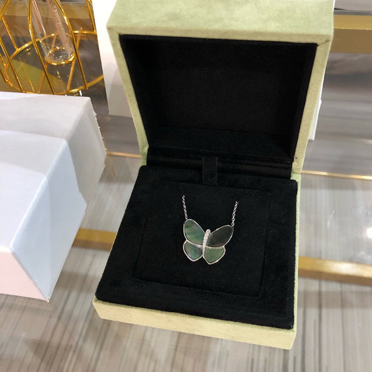 [Everoly JW]LARGE BUTTERFLY SILVER PENDANT DIAMOND NECKLACE