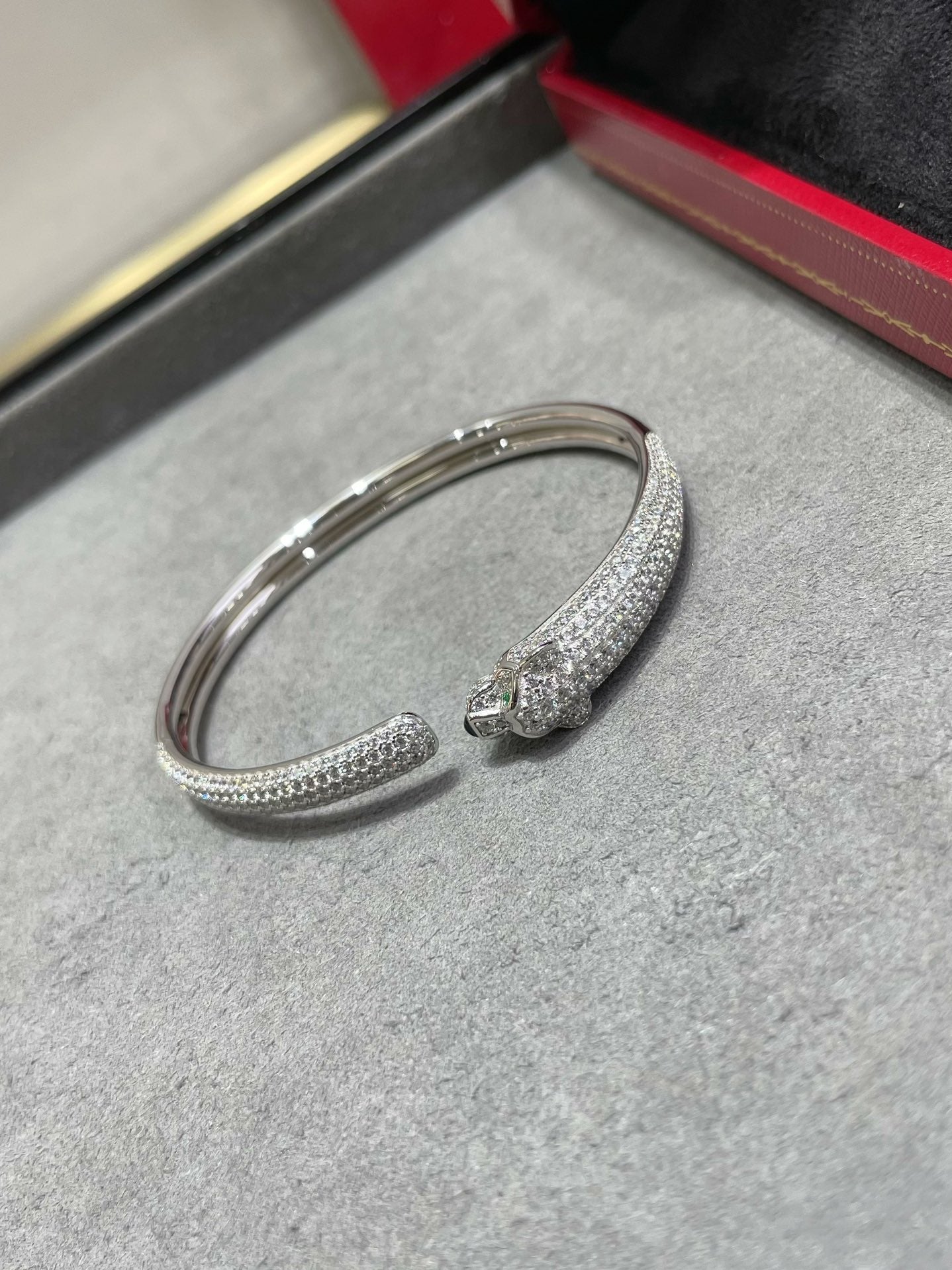 [Everoly JW]PANTHERE FULL DIAMOND OPEN BRACELET