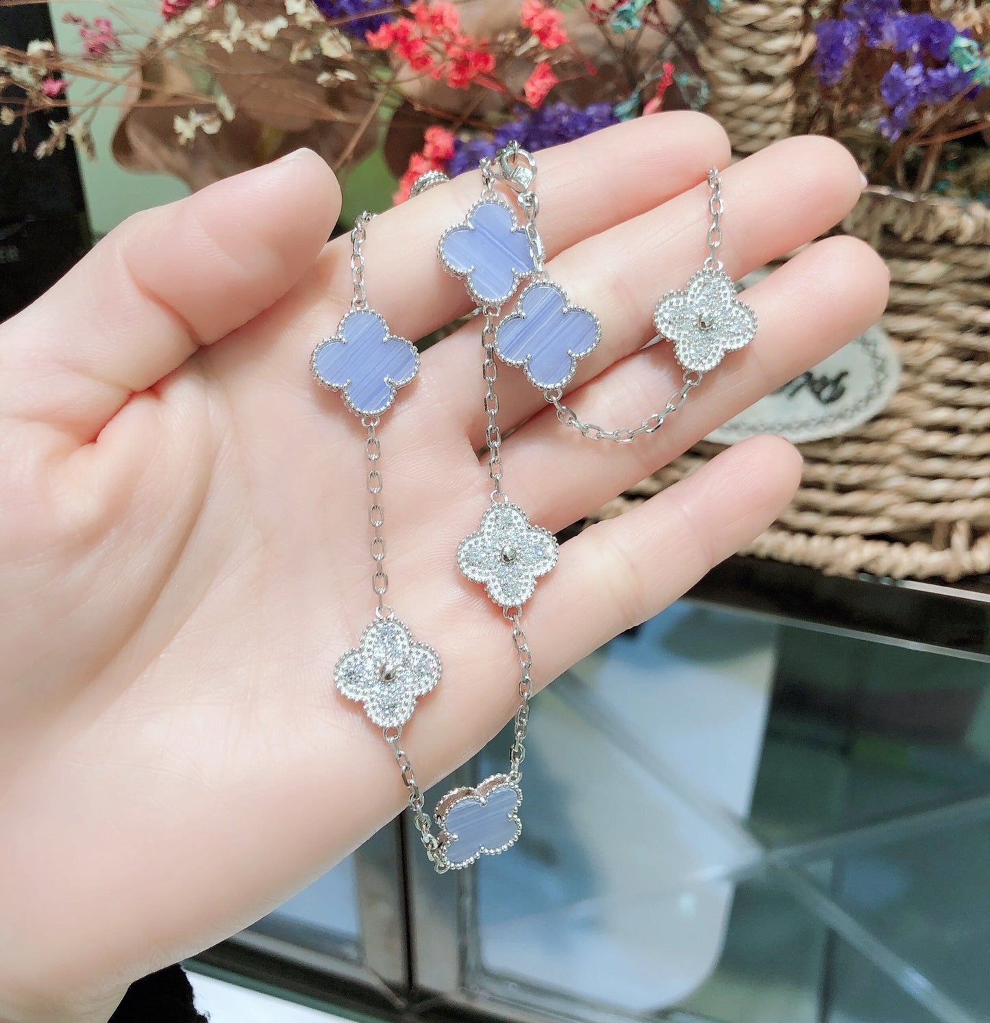 [Everoly JW]CLOVER 10 MOTIFS CHALCEDONY DIAMONDS SILVER NECKLACE
